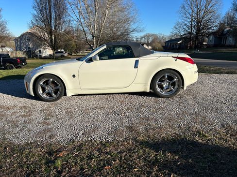 Used 2004 Nissan 350Z Touring image 6