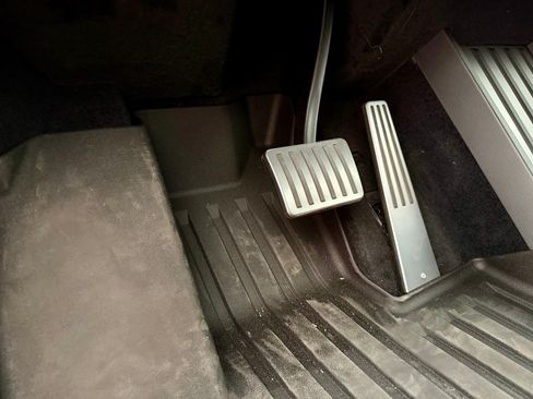 Used 2024 Tesla Cybertruck AWD Crew Cab image 30