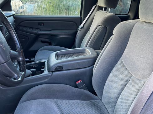 Used 2005 Chevrolet Silverado 2500 LS w/ Heavy-Duty Power Package image 11