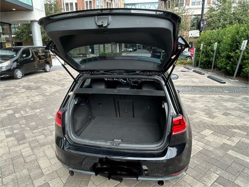 Used 2015 Volkswagen GTI SE image 9