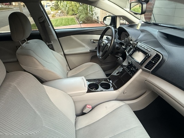 Used 2013 Toyota Venza LE FWD image 6