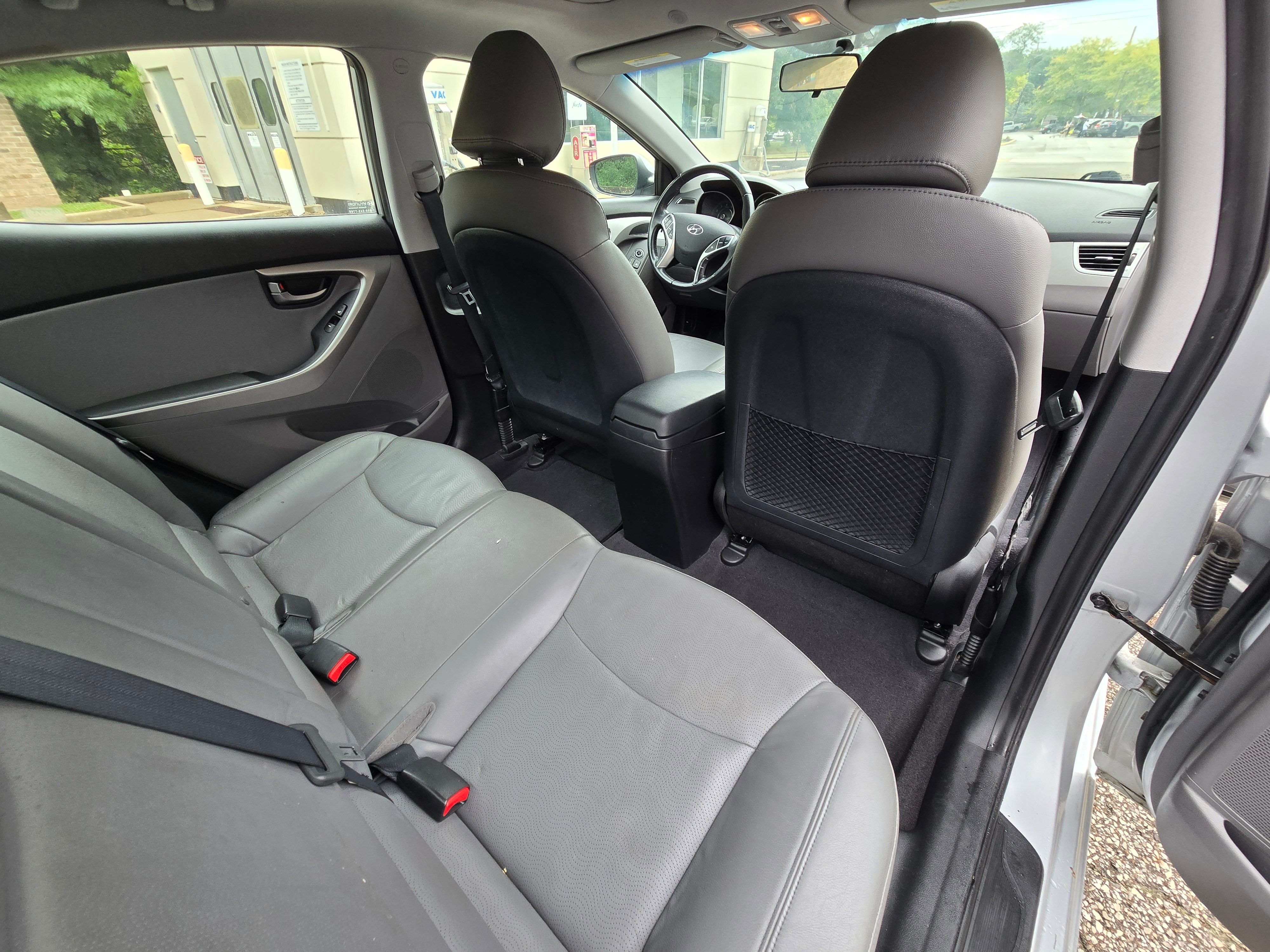 Used 2011 Hyundai Elantra Limited FWD image 17