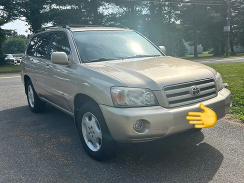 Used 2007 Toyota Highlander 4WD V6 w/ 3rd Row image 5