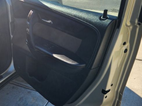 Used 2015 GMC Acadia SLT w/ Open Road Package image 18