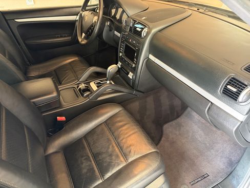 Used 2010 Porsche Cayenne image 15