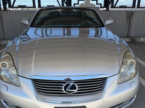 Used 2006 Lexus SC 430 Convertible RWD image 2