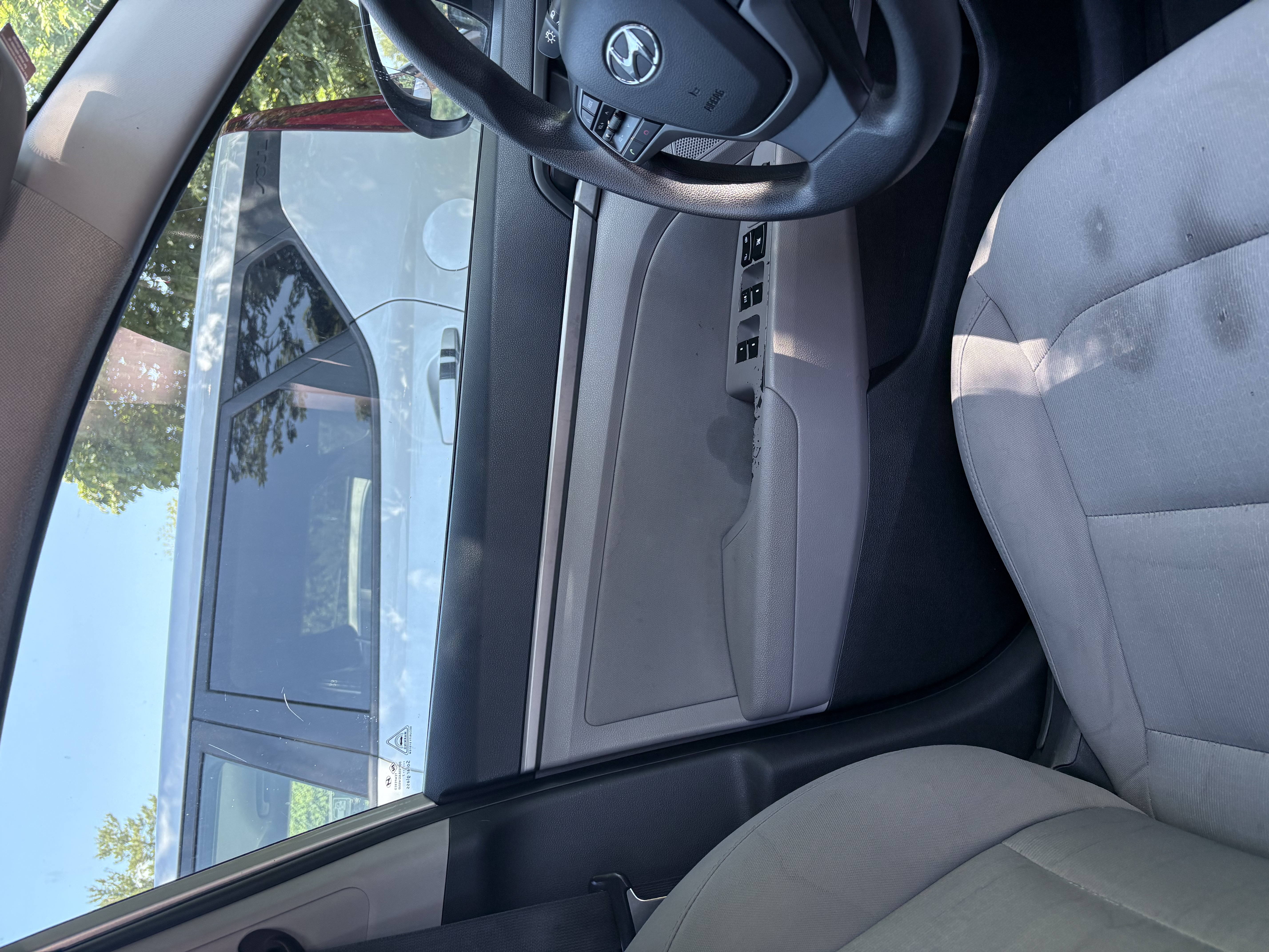 Used 2017 Hyundai Elantra SE FWD image 14