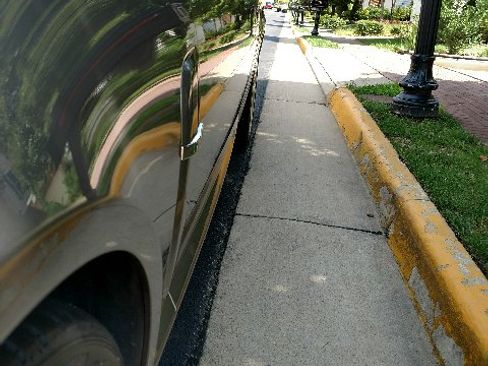 Used 2011 Jaguar XF Premium image 23