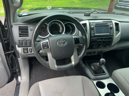 Used 2013 Toyota Tacoma 2WD Access Cab w/ SR5 Pkg image 17
