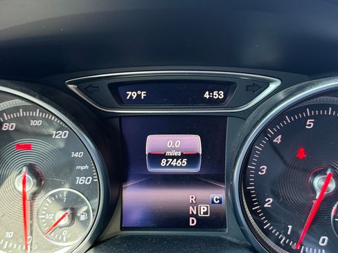 Used 2018 Mercedes-Benz GLA 250 4MATIC image 11