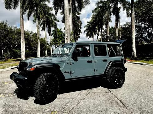Used 2024 Jeep Wrangler Unlimited Sport AWD/4WD image 2