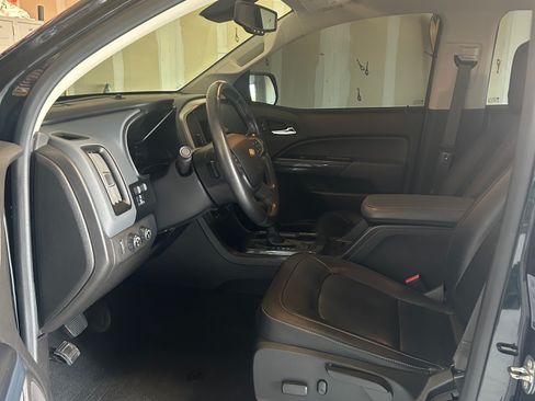 Used 2021 Chevrolet Colorado Z71 w/ Z71 Midnight Edition image 8