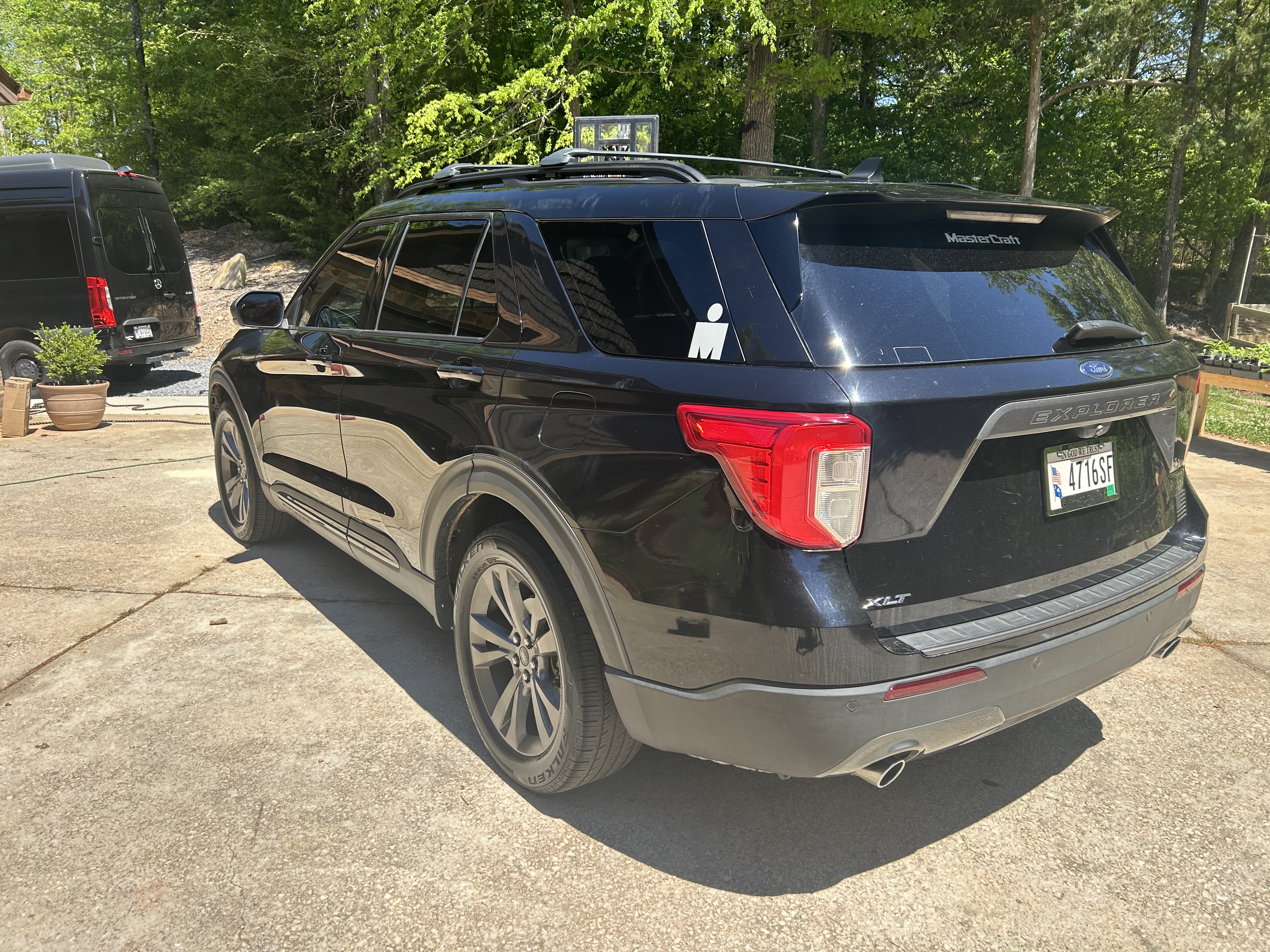 Used 2021 Ford Explorer XLT w/ Equipment Group 202A RWD image 10
