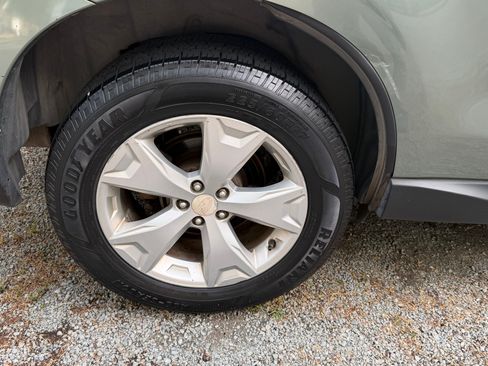 Used 2015 Subaru Forester 2.5i Limited AWD/4WD image 18