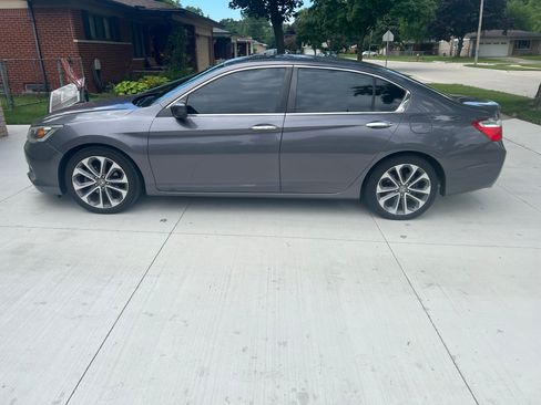 Used 2014 Honda Accord Sport image 2