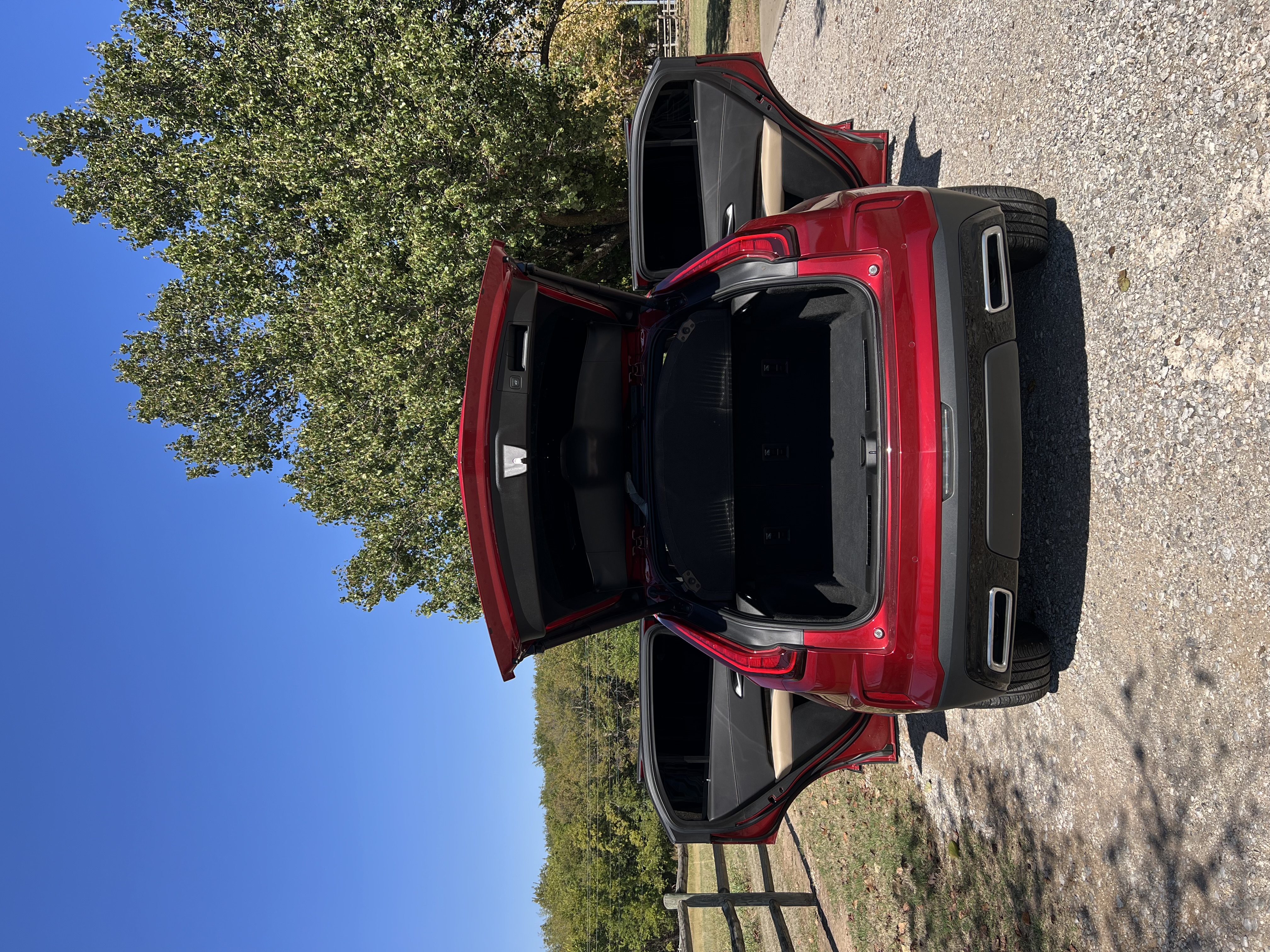 Used 2024 Cadillac XT4 Premium Luxury w/ Technology Package FWD image 10