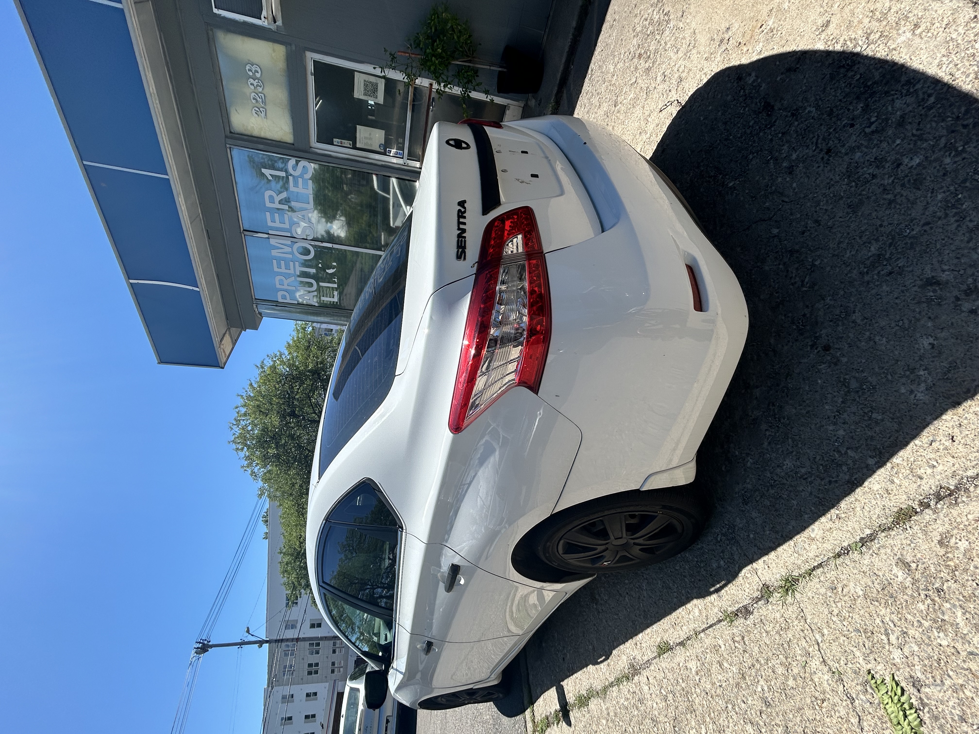 Used 2015 Nissan Sentra S FWD image 5