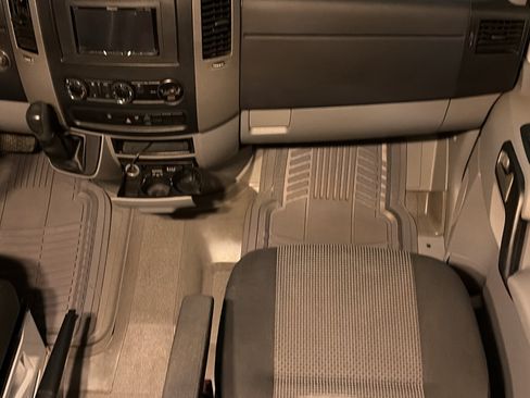 Used 2013 Mercedes-Benz Sprinter 2500 image 16