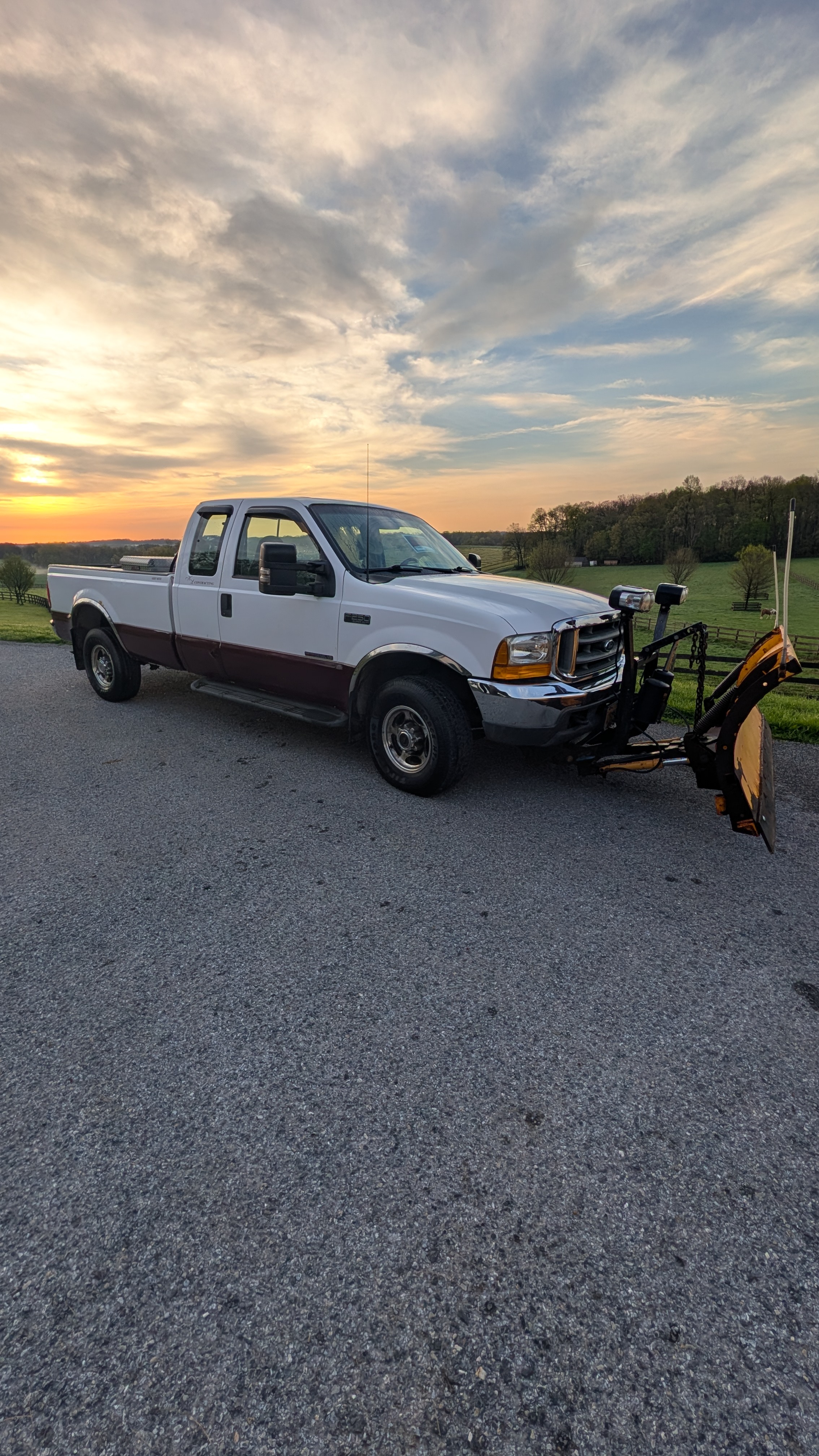 Used 2000 Ford F250 4x4 SuperCab Super Duty image 1