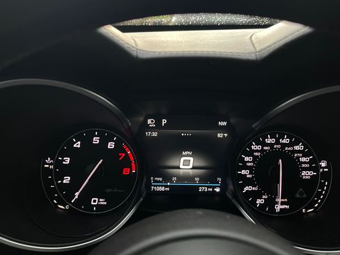 Used 2019 Alfa Romeo Stelvio Quadrifoglio w/ Driver Assist Dynamic Package AWD/4WD image 4
