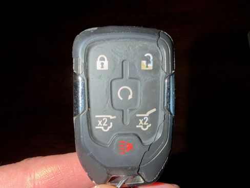 Used 2020 GMC Yukon XL Denali w/ Denali Premium Package image 29