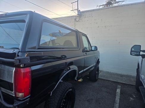 Used 1994 Ford Bronco image 2