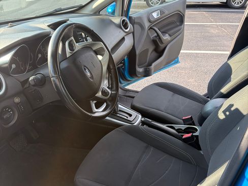 Used 2015 Ford Fiesta SE FWD image 4