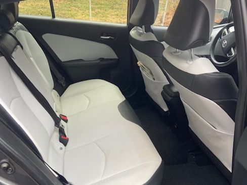 Used 2016 Toyota Prius Three Touring image 6