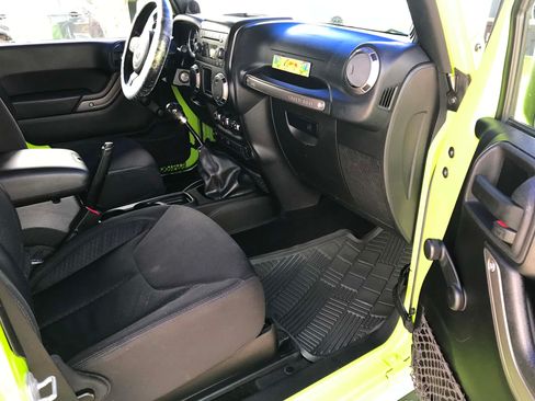 Used 2013 Jeep Wrangler Sport AWD/4WD image 11