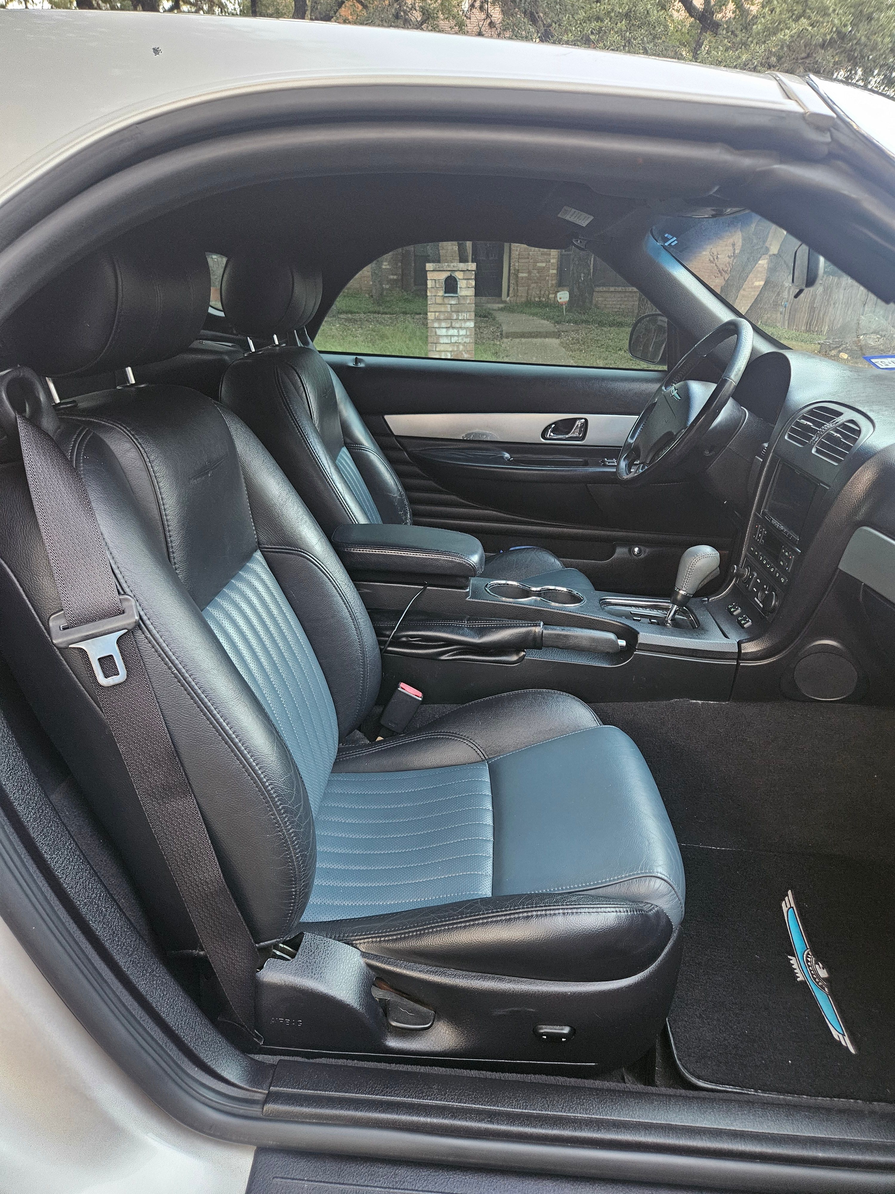 Used 2005 Ford Thunderbird RWD image 9