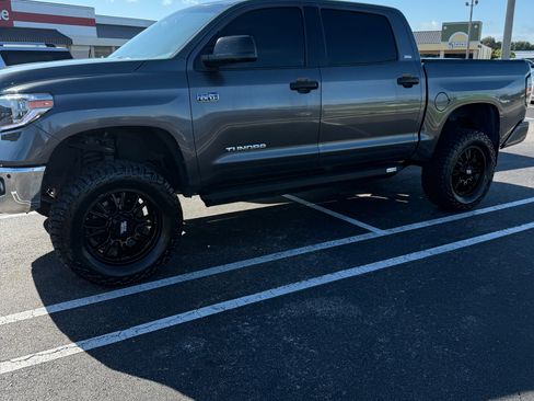 Used 2016 Toyota Tundra SR5 image 9