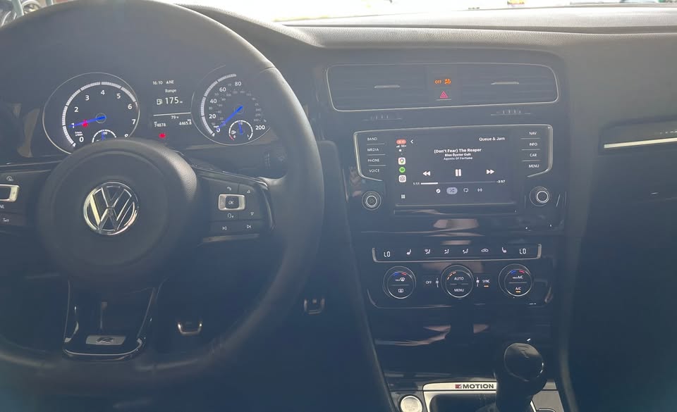 Used 2016 Volkswagen Golf 4-Door AWD/4WD image 13