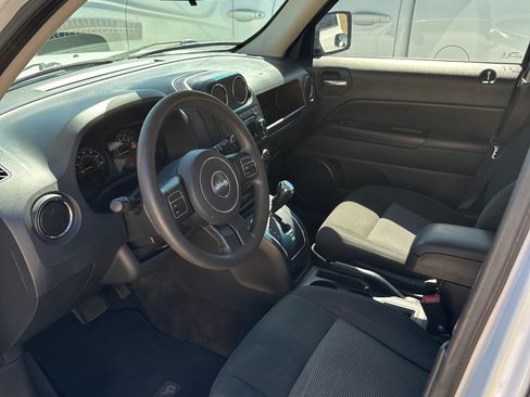 Used 2014 Jeep Patriot Sport image 6