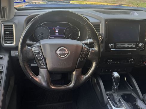 Used 2022 Nissan Frontier SV w/ SV Premium Package RWD image 10
