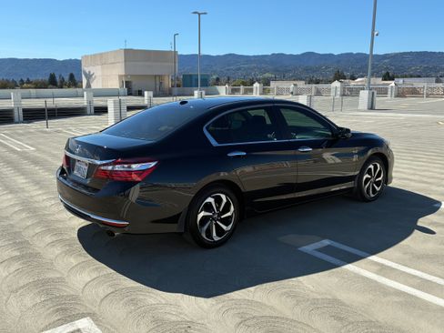 Used 2016 Honda Accord EX-L image 2