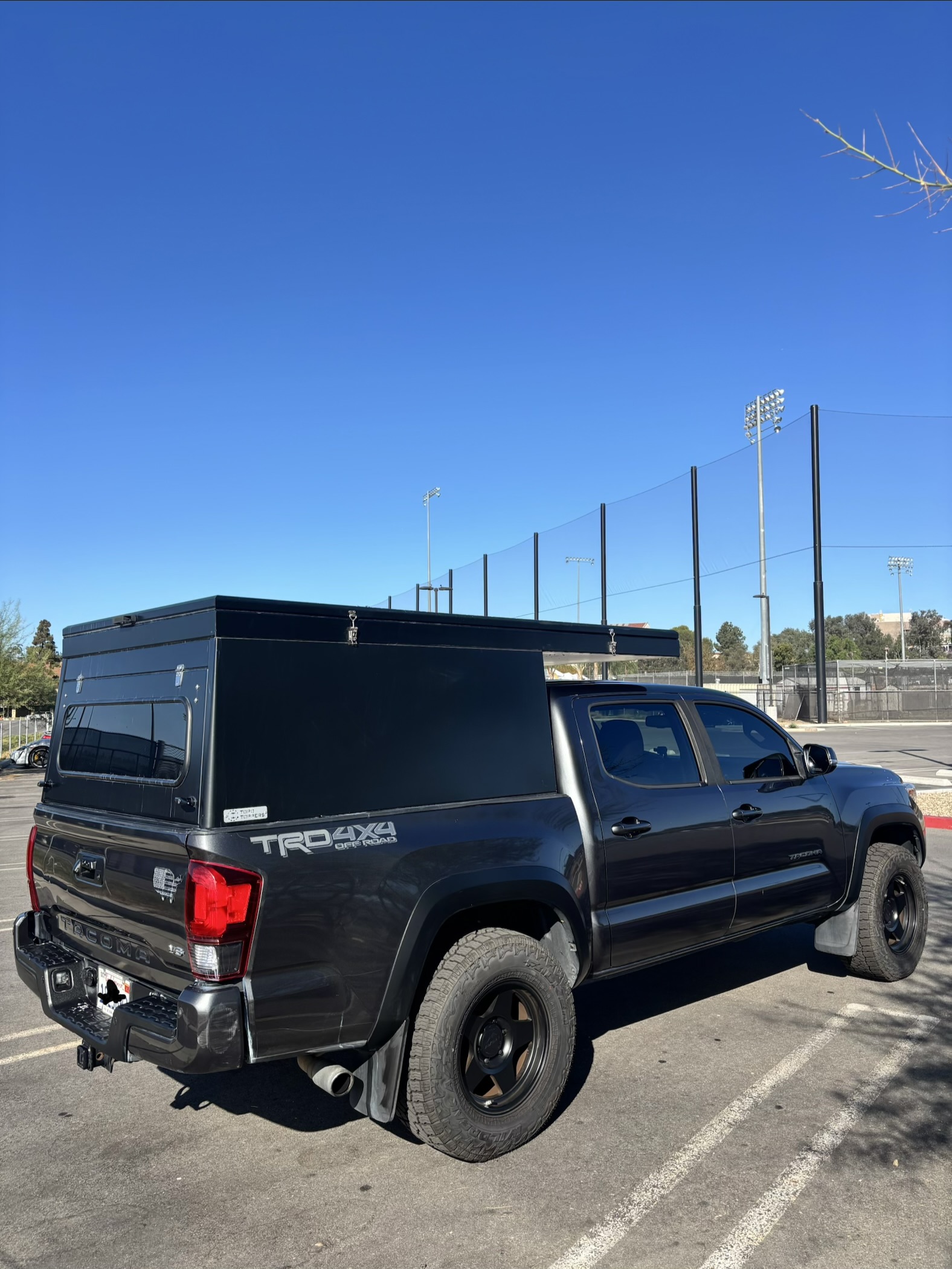 Used 2019 Toyota Tacoma TRD Off-Road w/ Technology Package AWD/4WD image 8