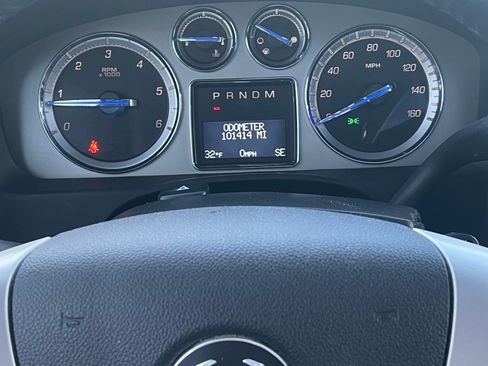 Used 2013 Cadillac Escalade Premium image 9