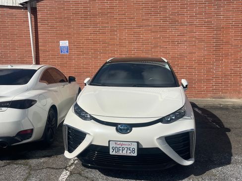 Used 2019 Toyota Mirai image 6