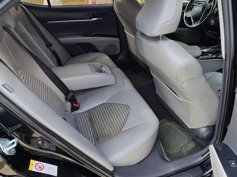 Used 2018 Toyota Camry SE image 8