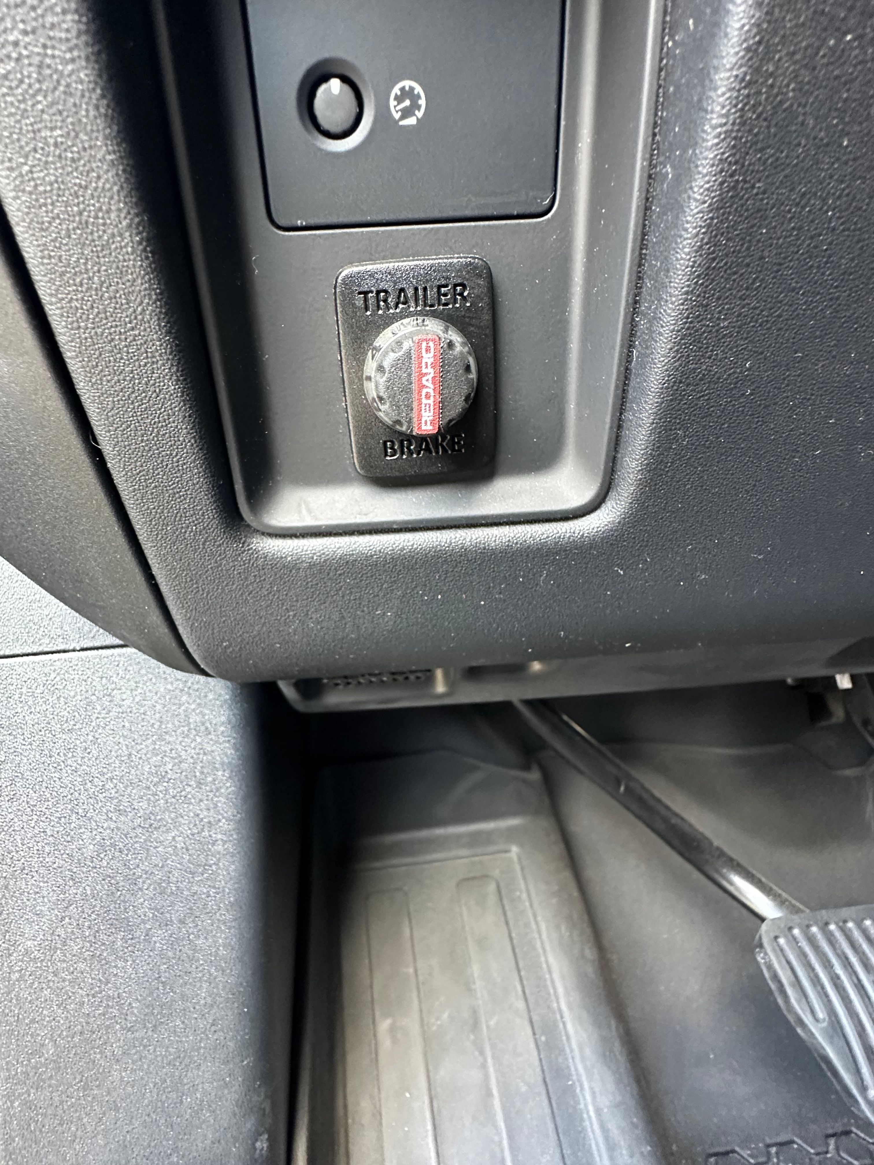 Used 2024 Land Rover Defender 130 Outbound AWD/4WD image 23