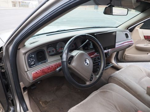 Used 2001 Mercury Grand Marquis GS image 21