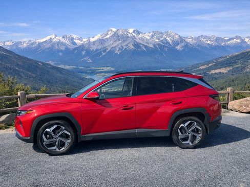 Used 2023 Hyundai Tucson Limited w/ Winter Package image 1