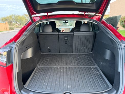 Used 2022 Tesla Model Y Performance image 12