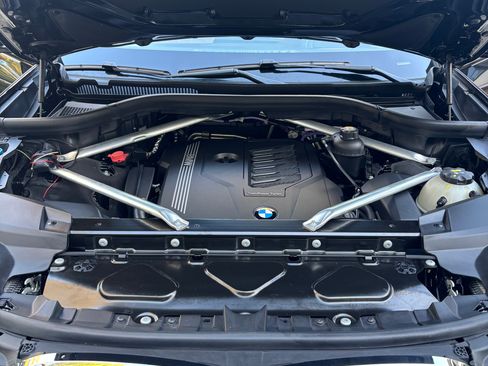 Used 2022 BMW X7 xDrive40i w/ Executive Package image 19