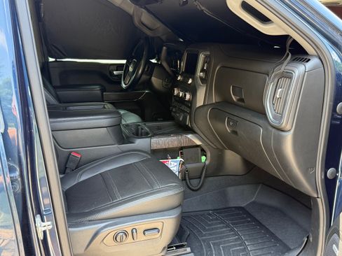 Used 2022 GMC Sierra 3500 Denali AWD/4WD image 8