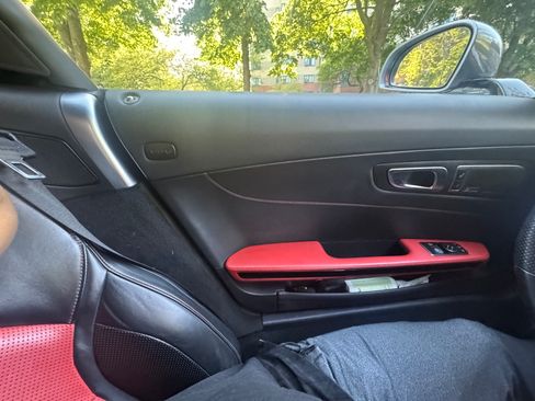 Used 2018 Mercedes-Benz AMG GT Roadster image 4