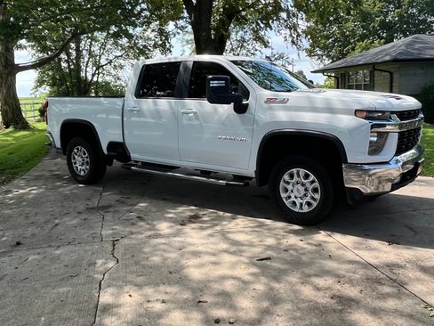Used 2022 Chevrolet Silverado 2500 LT w/ Convenience Package AWD/4WD image 5
