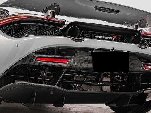 Used 2018 McLaren 720S Luxury RWD image 18