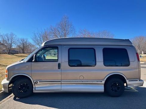 Used 2001 Chevrolet Express 1500 w/ Preferred Equipment Group 3 image 5