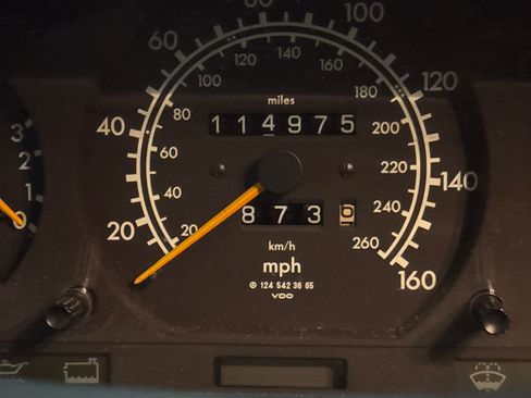 Used 1995 Mercedes-Benz E 320 E 320 Cabriolet 2D image 2